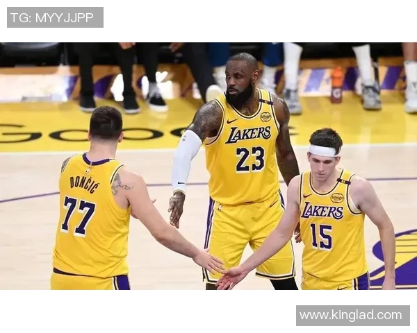 今天湖人对阵灰熊的精彩比赛直播全程回顾与分析