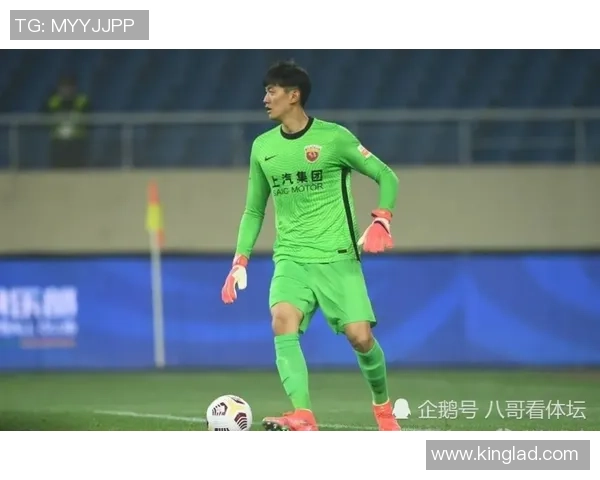 特拉凯与斯纷杜特斯的精彩对决分析与赛后点评