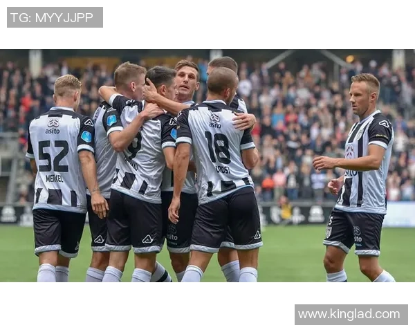 赫拉克莱斯与格罗宁根的激烈对决揭示荷甲新赛季的竞争格局