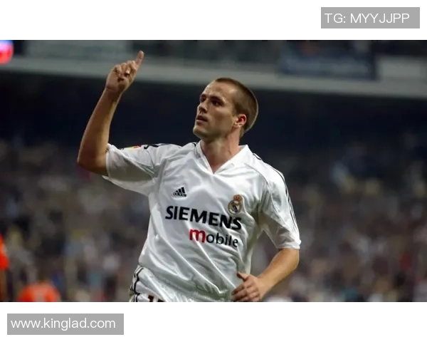 克罗斯：当年在场上就常劝维尼修斯镇定，他的行事有时真让人动火